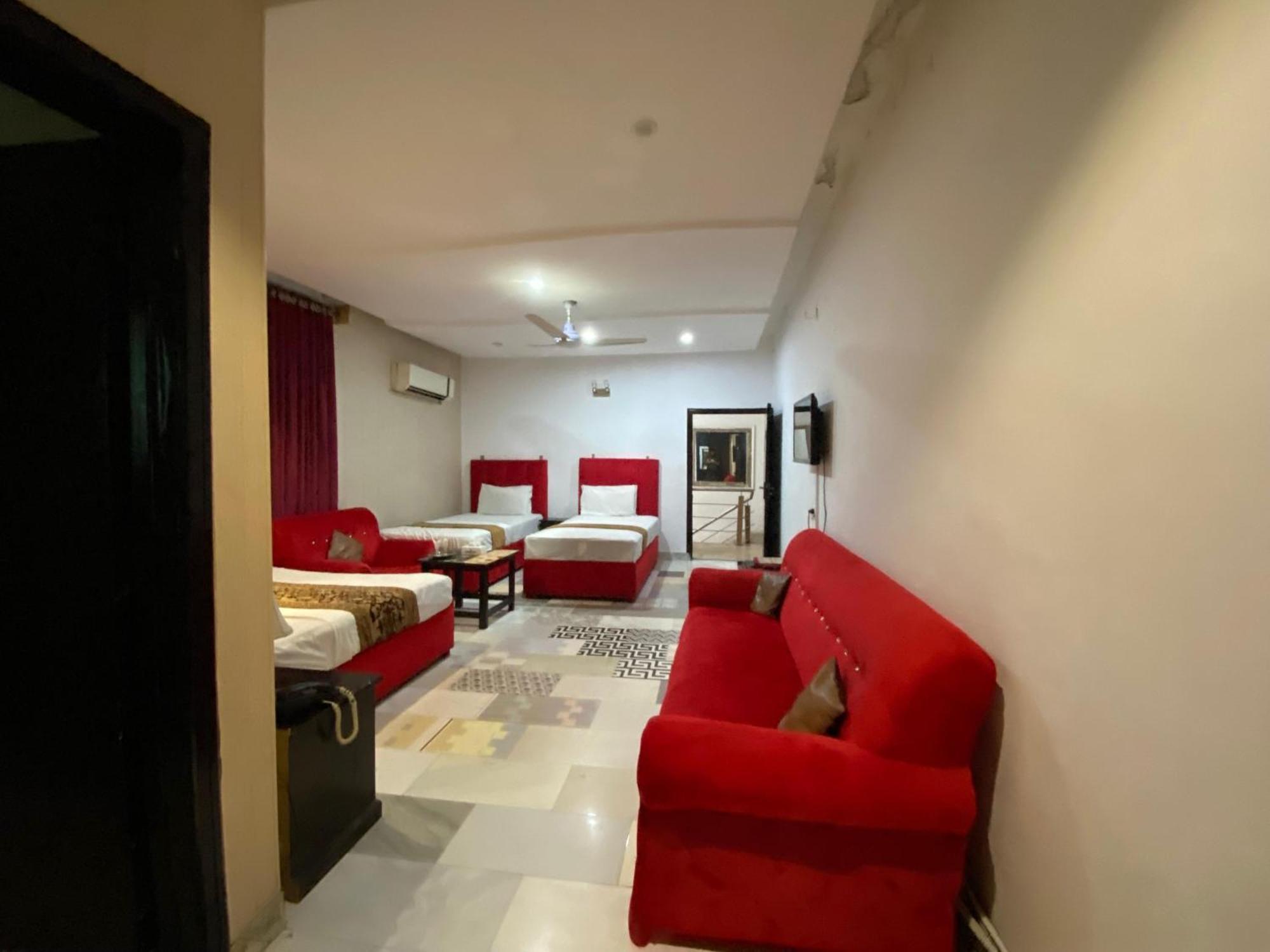 Hotel Tulip Inn, Gulberg Lahore Eksteriør billede