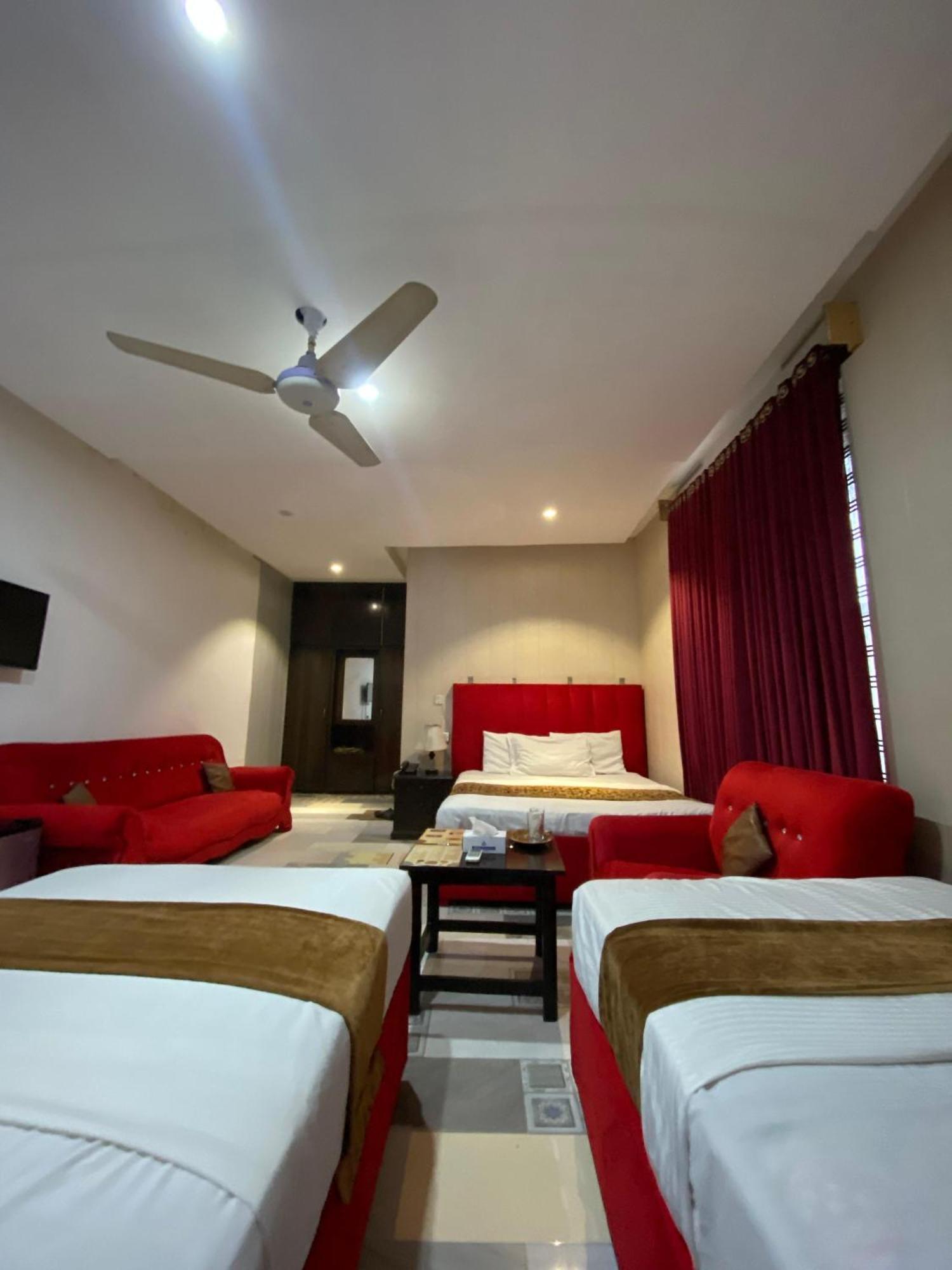 Hotel Tulip Inn, Gulberg Lahore Eksteriør billede