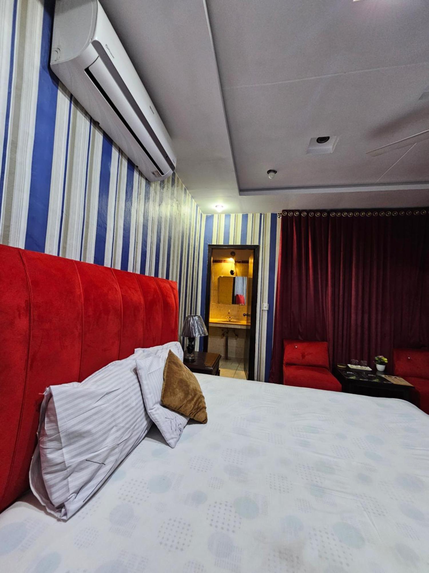 Hotel Tulip Inn, Gulberg Lahore Eksteriør billede