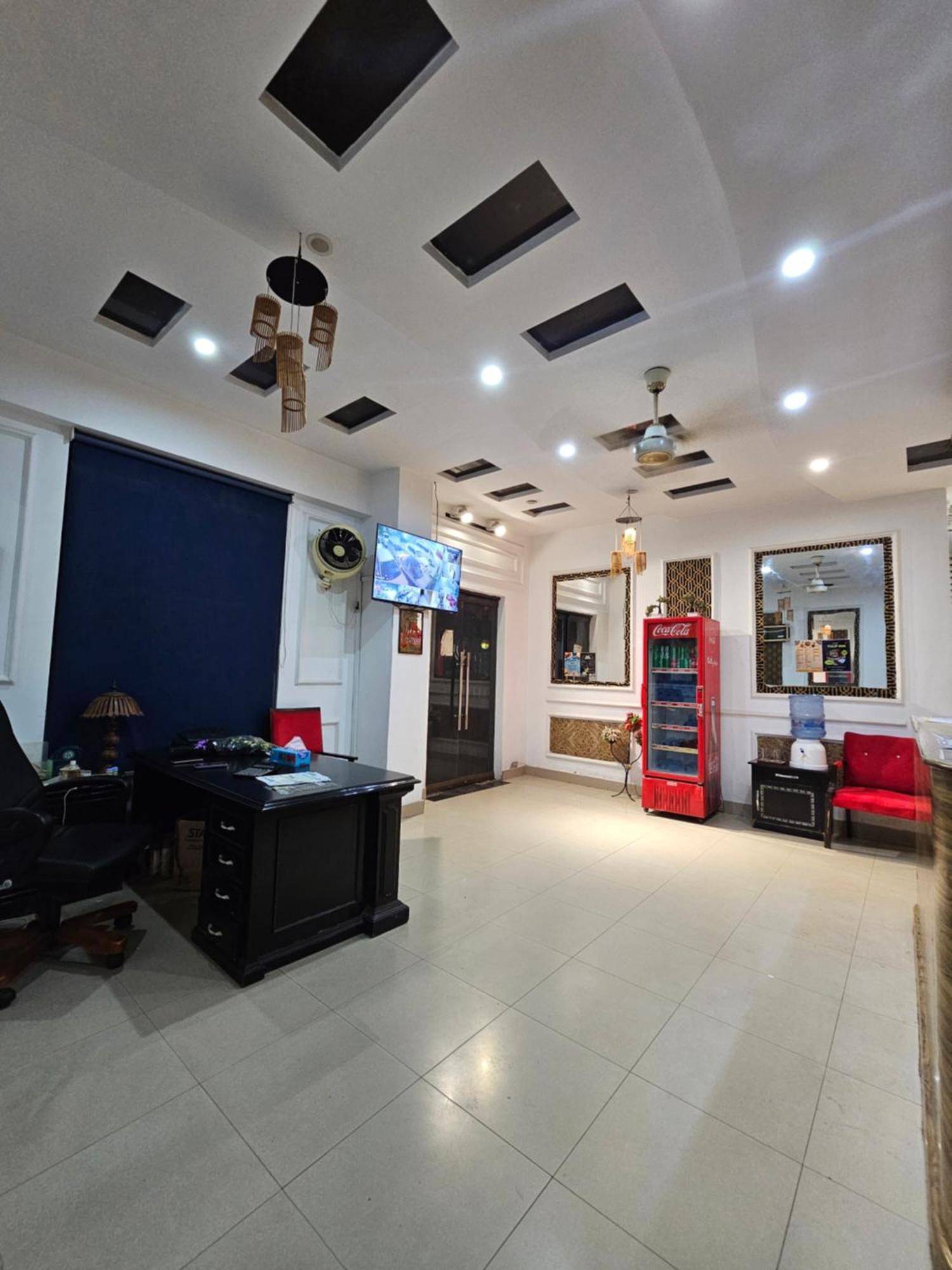 Hotel Tulip Inn, Gulberg Lahore Eksteriør billede
