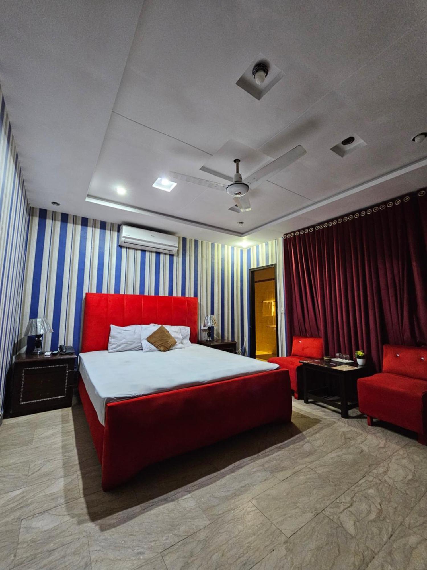 Hotel Tulip Inn, Gulberg Lahore Eksteriør billede